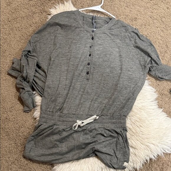 Vuori Jumpsuit Lux Henley Long SleeveRomper Women's Size Medium Gray - Picture 5 of 7